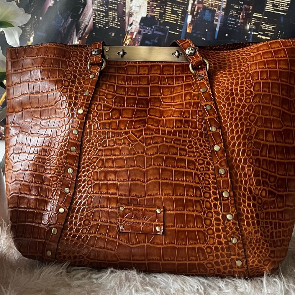 Patricia Nash Benvenuto Convertible Tote
Vintage Distressed Croc